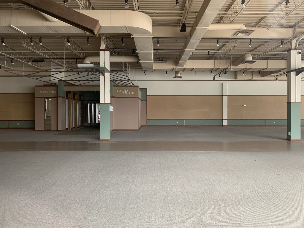  Commercial space in Laval