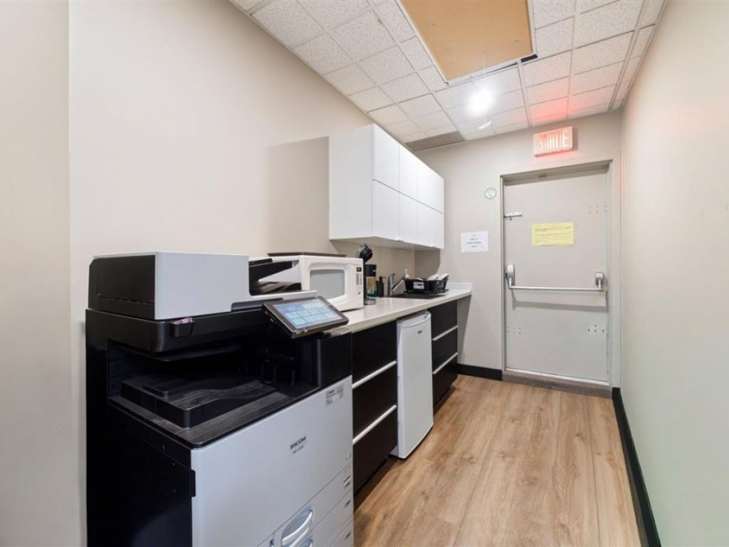 Office Space for Rent � 4150 Boul. St-Martin O., unit 202, Laval (Chomedey)