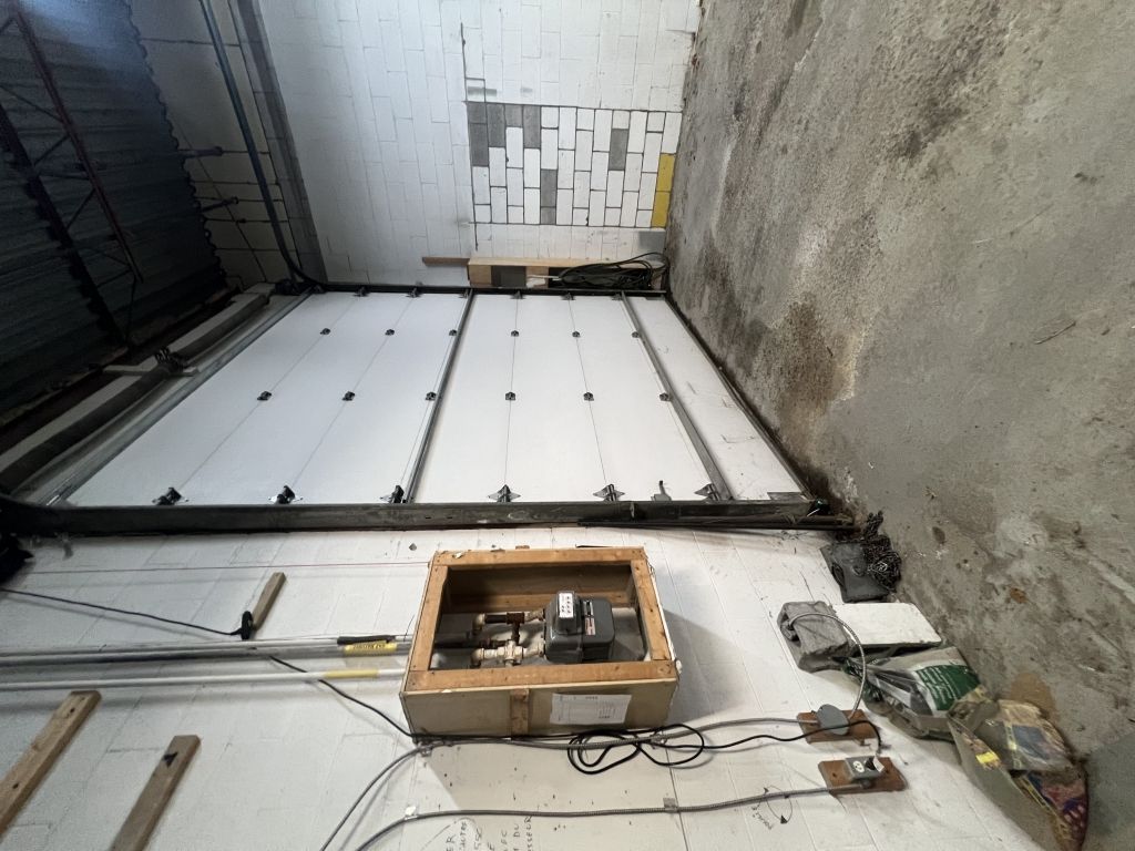 Local commercial 3 000 pi� � louer, Sainte-Julie, 5 995 $