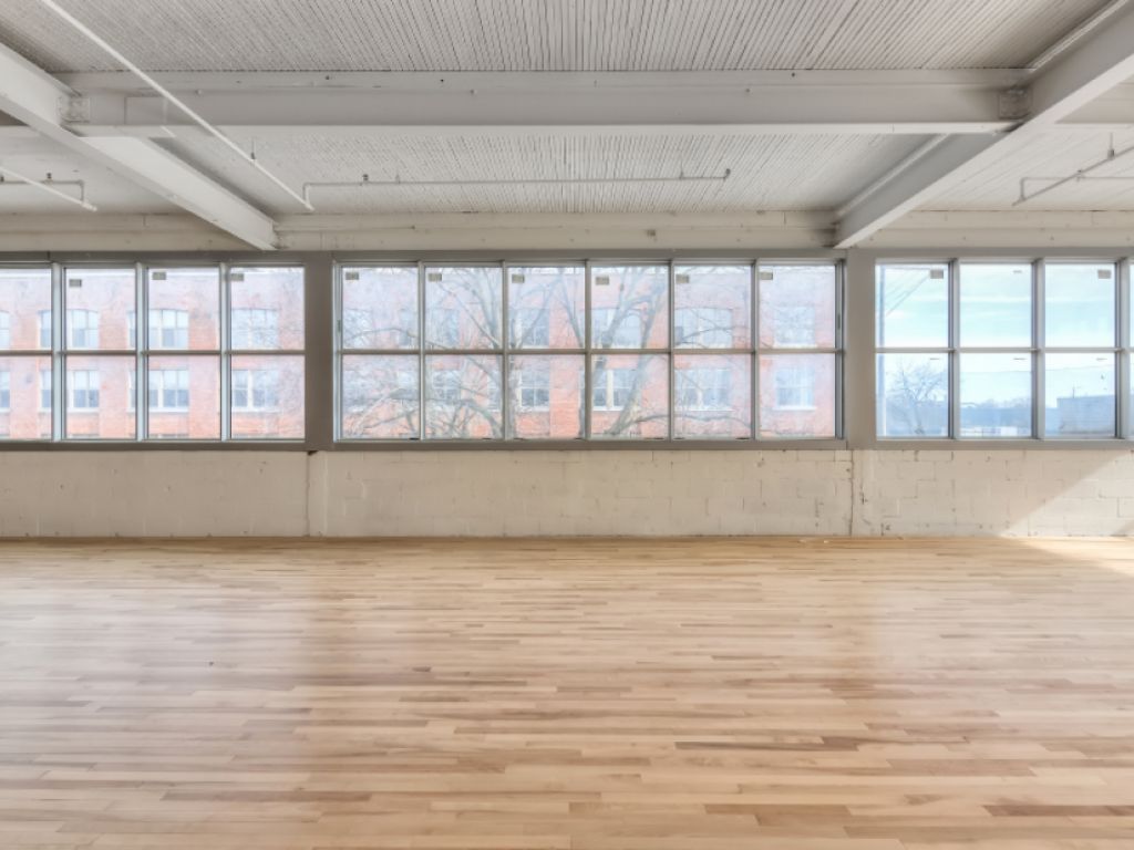 Renovated office space for rent in HOMA, loft-style sunny corner