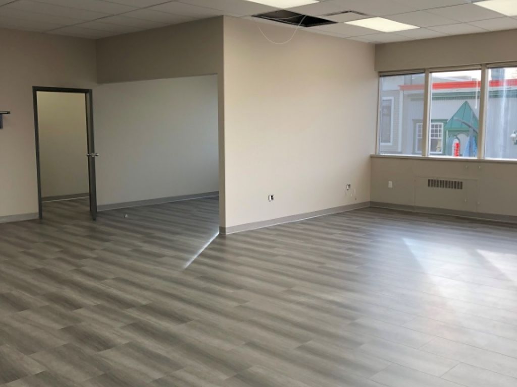 📢 Bureau commercial  sous-louer  Magog  1060 pi | Deux mois gratuits & Stationnement inclus