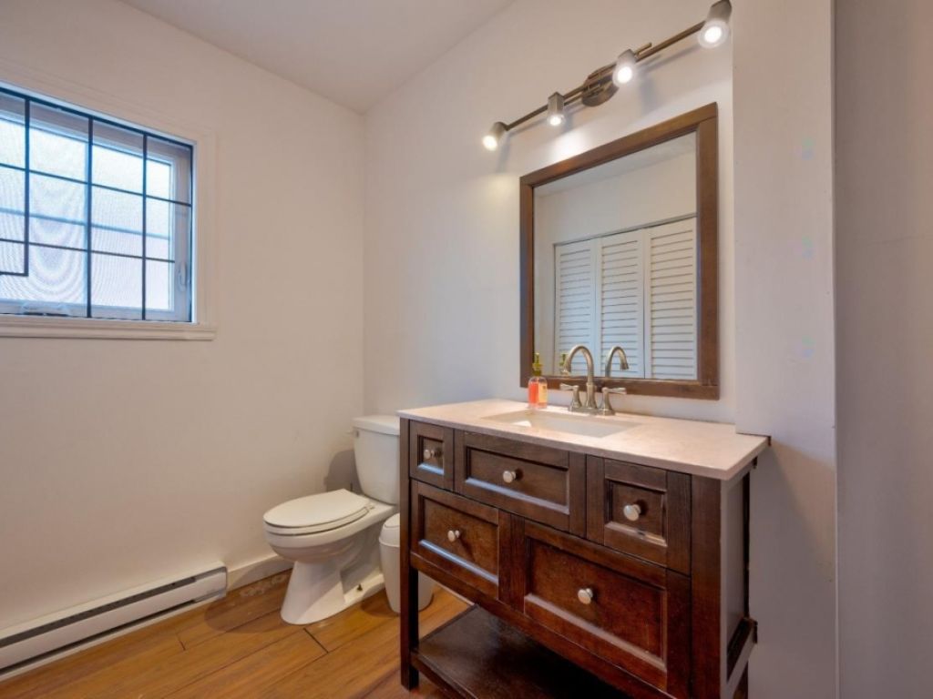 Building for rent Cure-Labelle Blvd Sainte-Therese