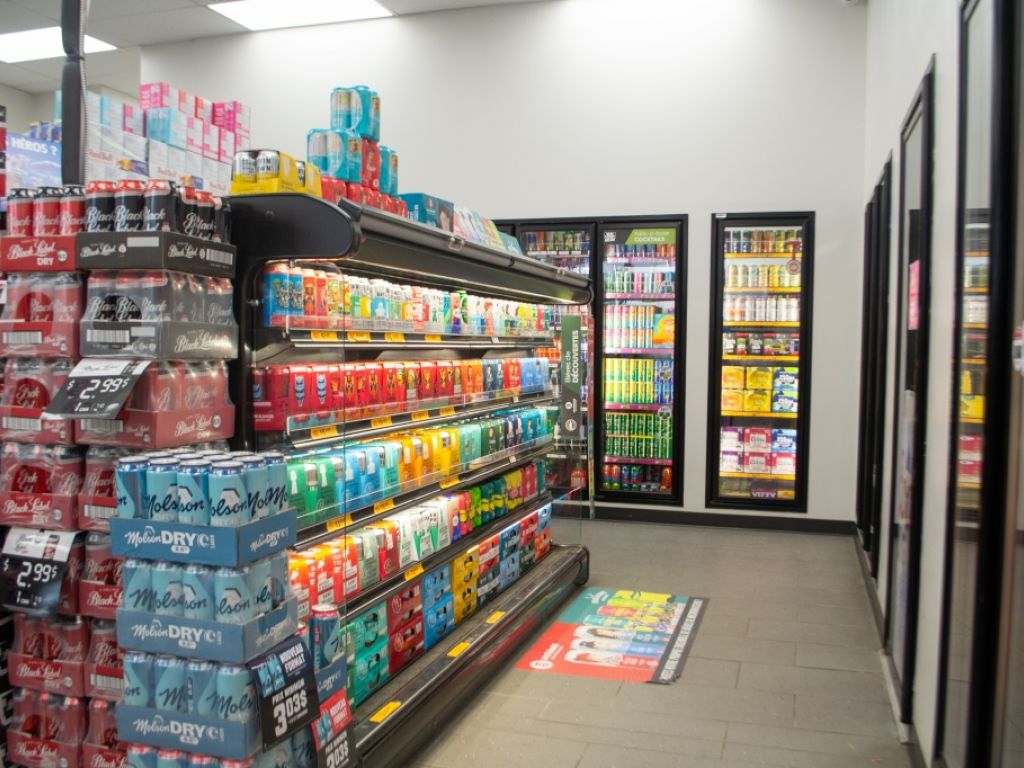 For sale - Formule-1 Convenience Store