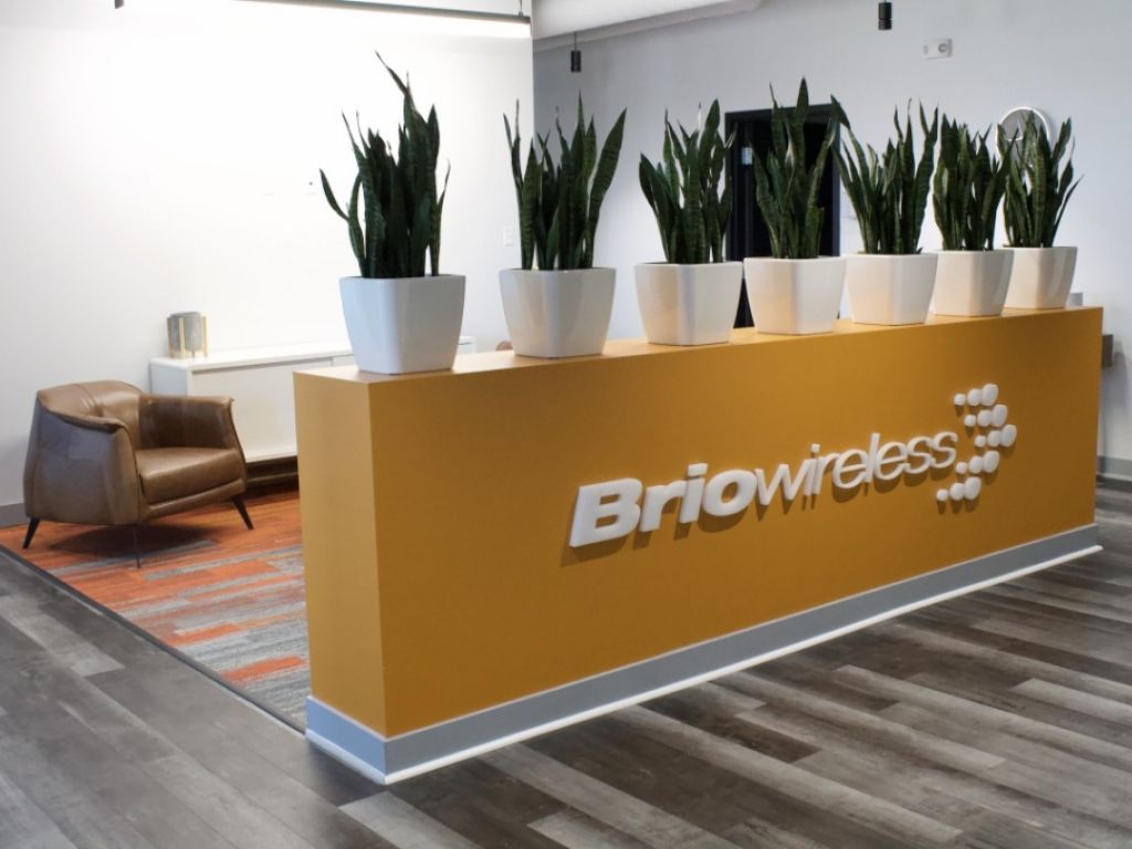 Location bureaux ferm�s et postes de travail - Laval - Acc�s direct A-440