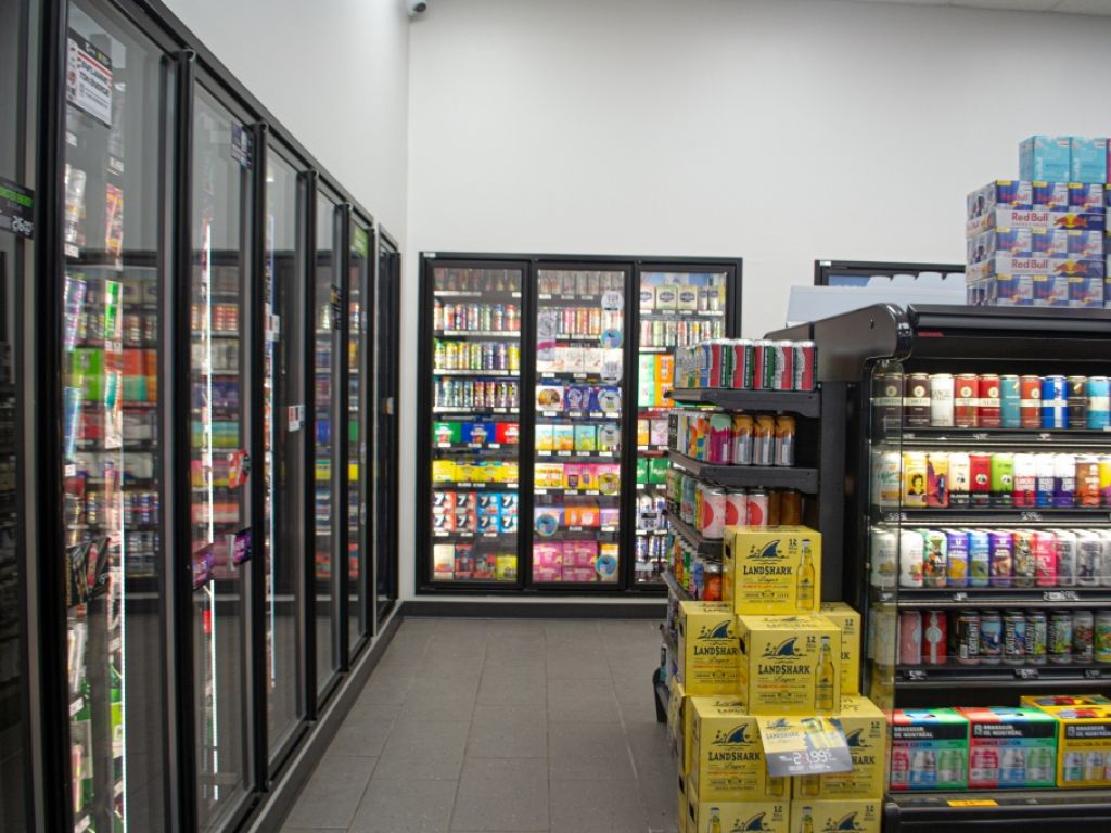 For sale - Formule-1 Convenience Store