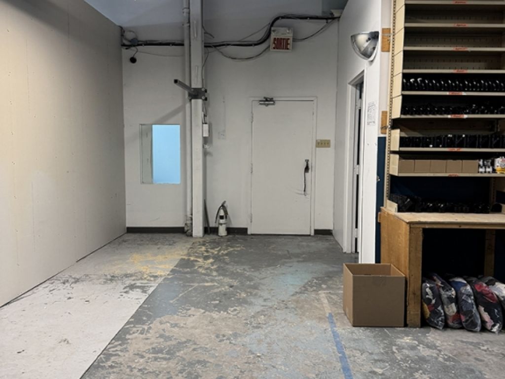 1,500-sq-ft industrial space for rent with private office and loading dock. Ideal location.