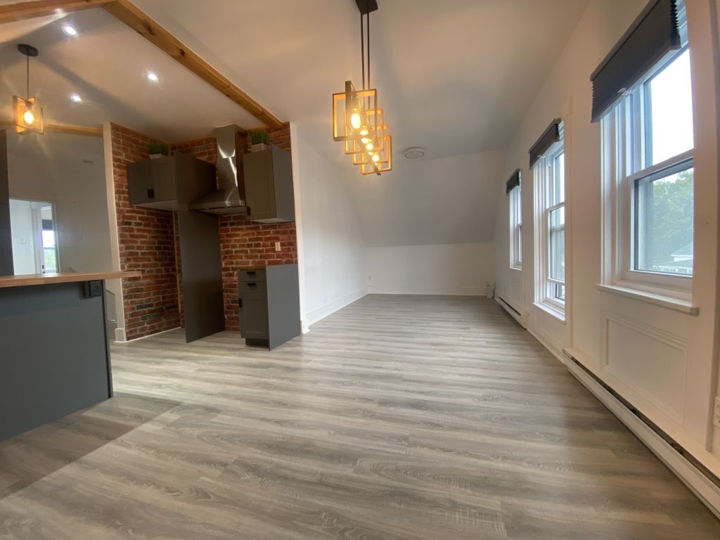 Local commercial-bureaux rnovs  louer au coeur de Sutton 