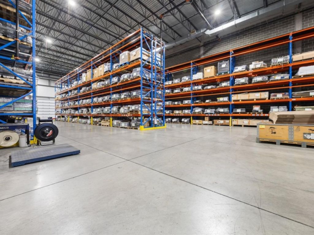 Industrial space for lease - 968 Rue Parent