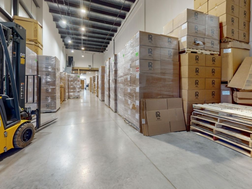 Industrial Space for Rent of 5 577 sq. ft. | | Boisbriand 
