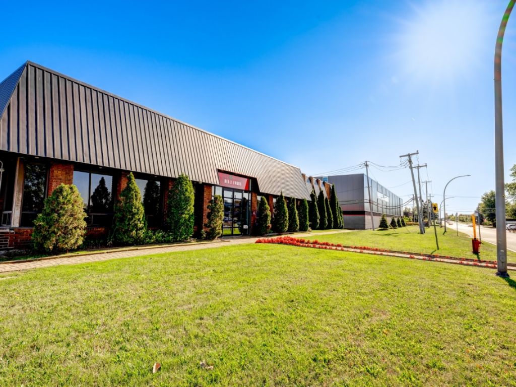 Industrial air-conditioned warehouse for rent-Dorval-Highways 40/13