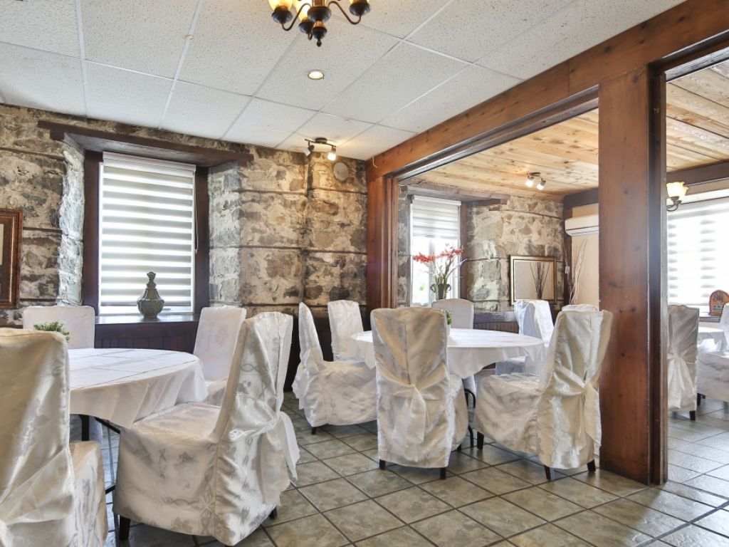 Restaurant with reception room for sale