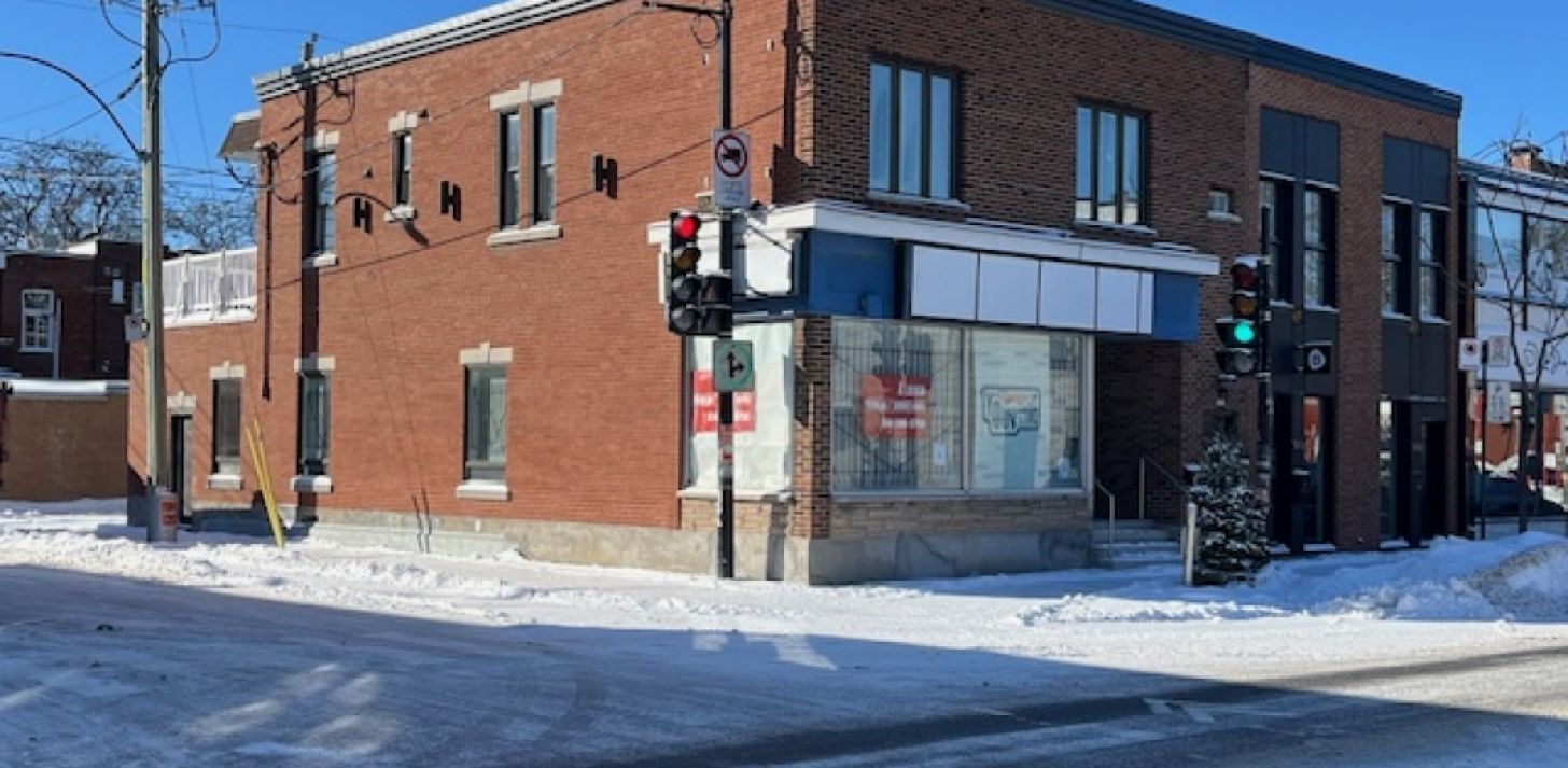 Commercial space on Lajeunesse street ideal for shops and businesses seeking  presence and visibility. - For Rent
