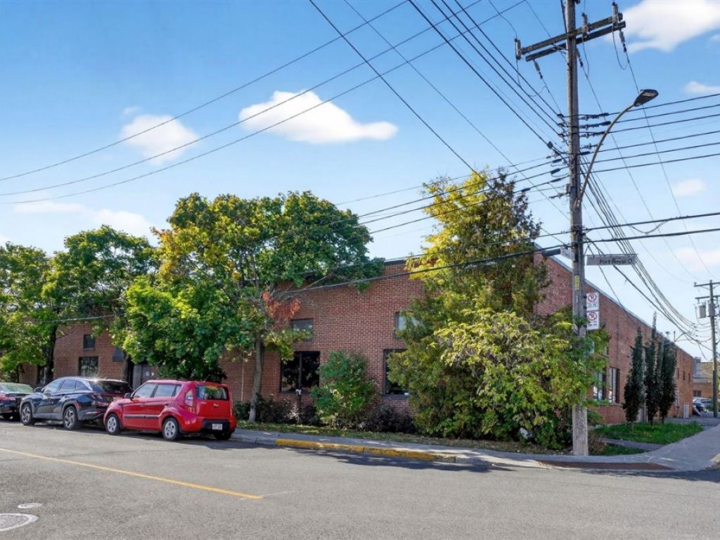 Industrial Building for Sale or Rent � 9700 Rue Clark, Montr�al (Ahuntsic-Cartierville)