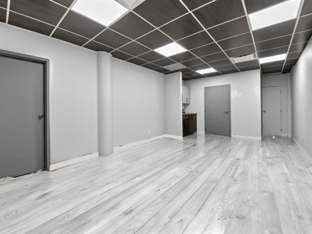 Office for lease Laval