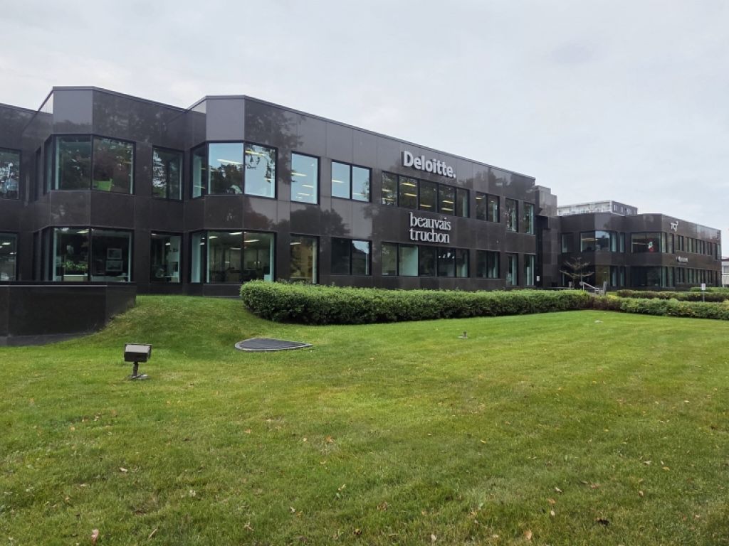 Bureau � louer � 4 748 pi� � Locaux 105 et 115 � 801, Grande All�e Ouest, Montcalm
