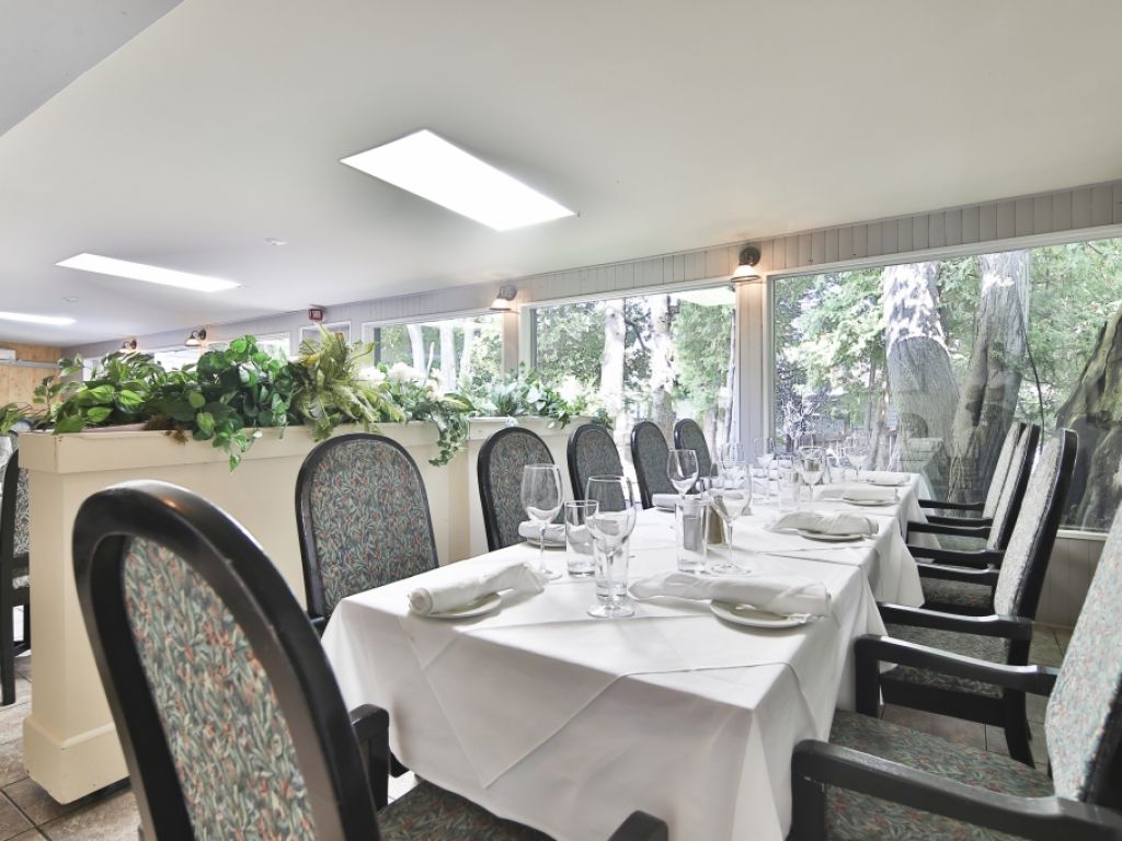 Restaurant avec salle de rception  vendre