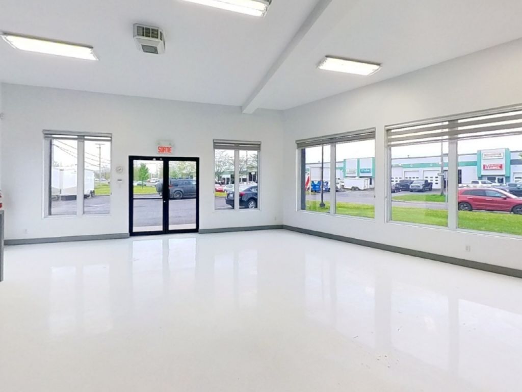 Local commercial  louer | 1445, boulevard Central, Qubec