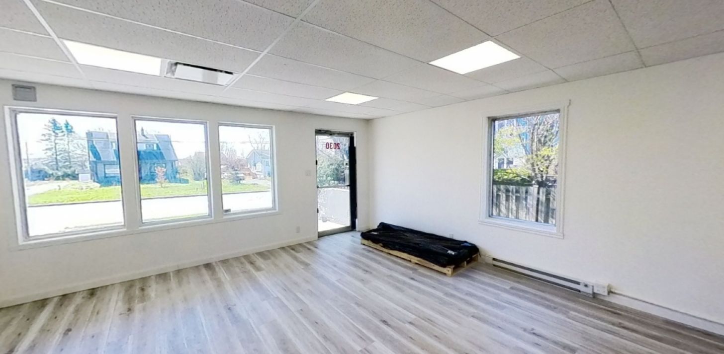 Local commercial � 2020 rue Saint-Jean-Baptiste - For Rent