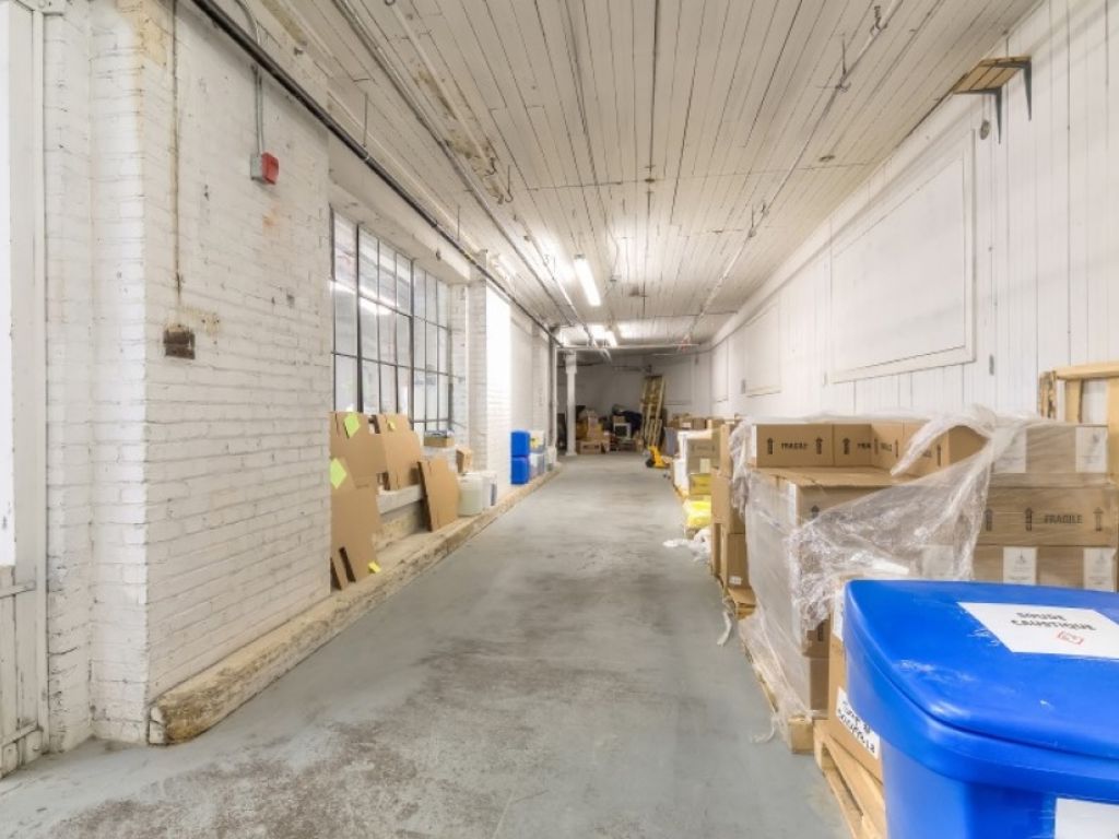  LOUER espace industriel exceptionnel, climatis et lumineux avec 3 quais Parc-Ex
