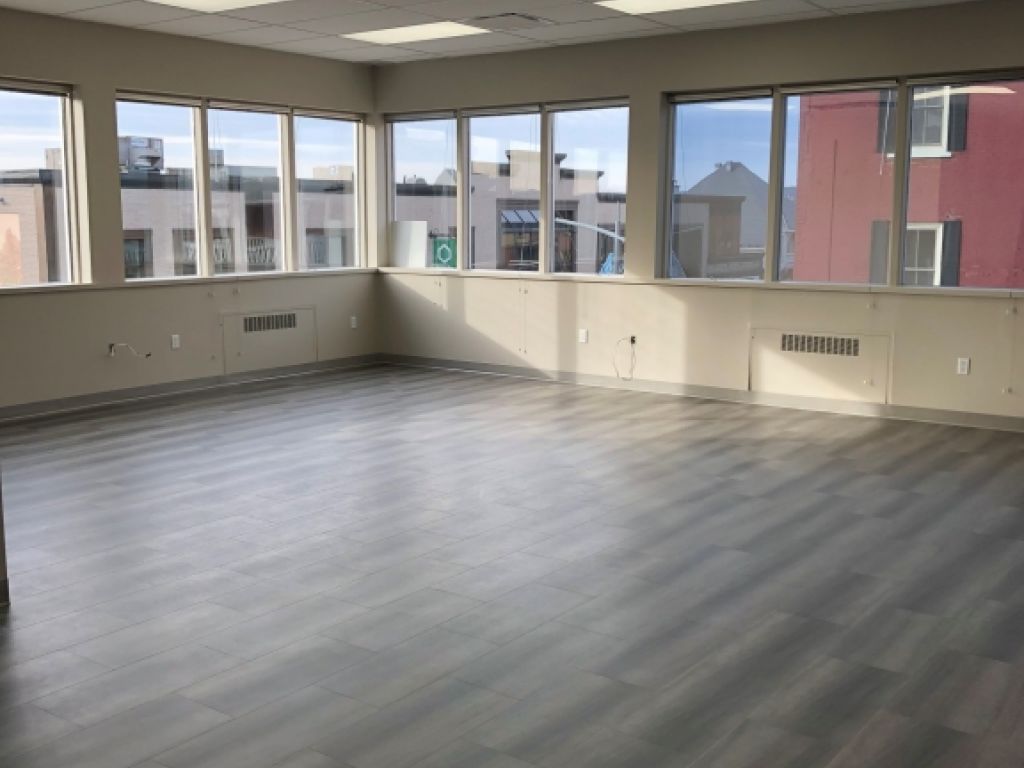📢 Bureau commercial  sous-louer  Magog  1060 pi | Deux mois gratuits & Stationnement inclus