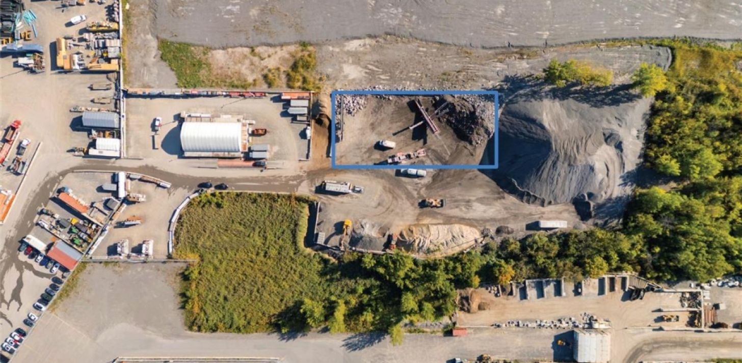 Industrial Land for Rent � 1362 Mont&eacute;e Masson, app. OP1, Laval (Duvernay) - For Rent