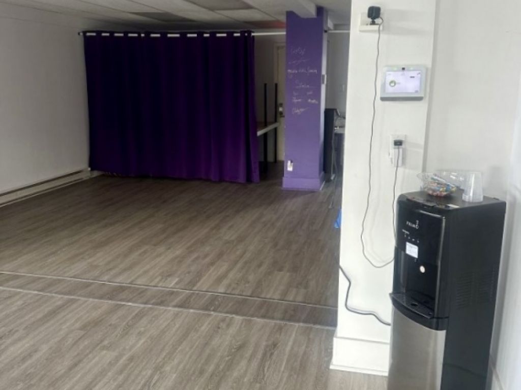 Bail commercial  cder  Opportunit rare  Laval 