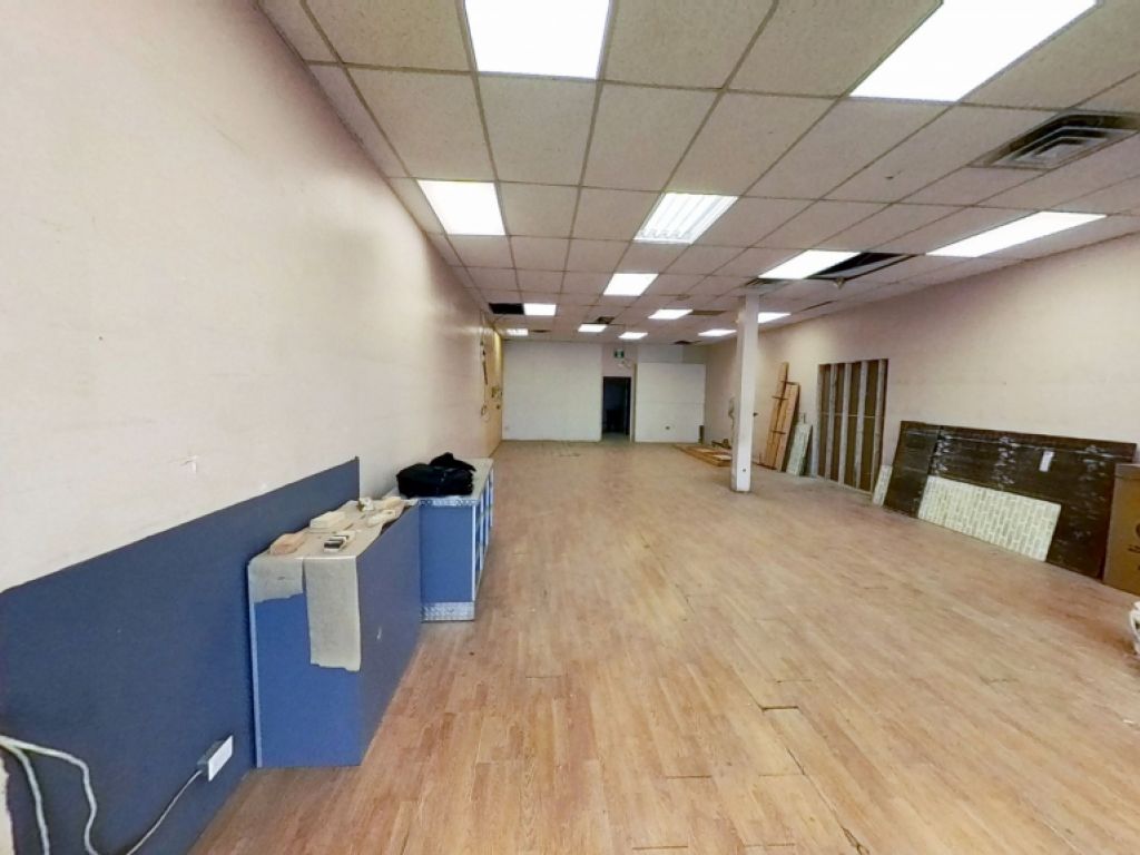 LOCAL COMMERCIAL 1700PC - RUE SEIGNEURIALE BEAUPORT