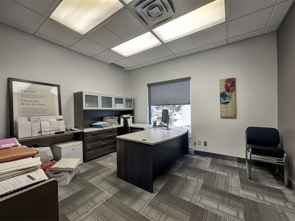 BUREAUX � LOUER - SUPER ACHALAND�