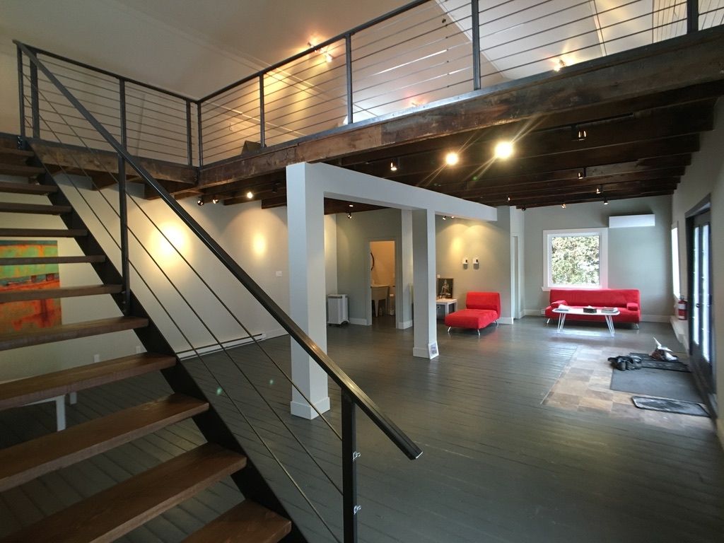 Loft d'artiste ou compagnie de d�tails 