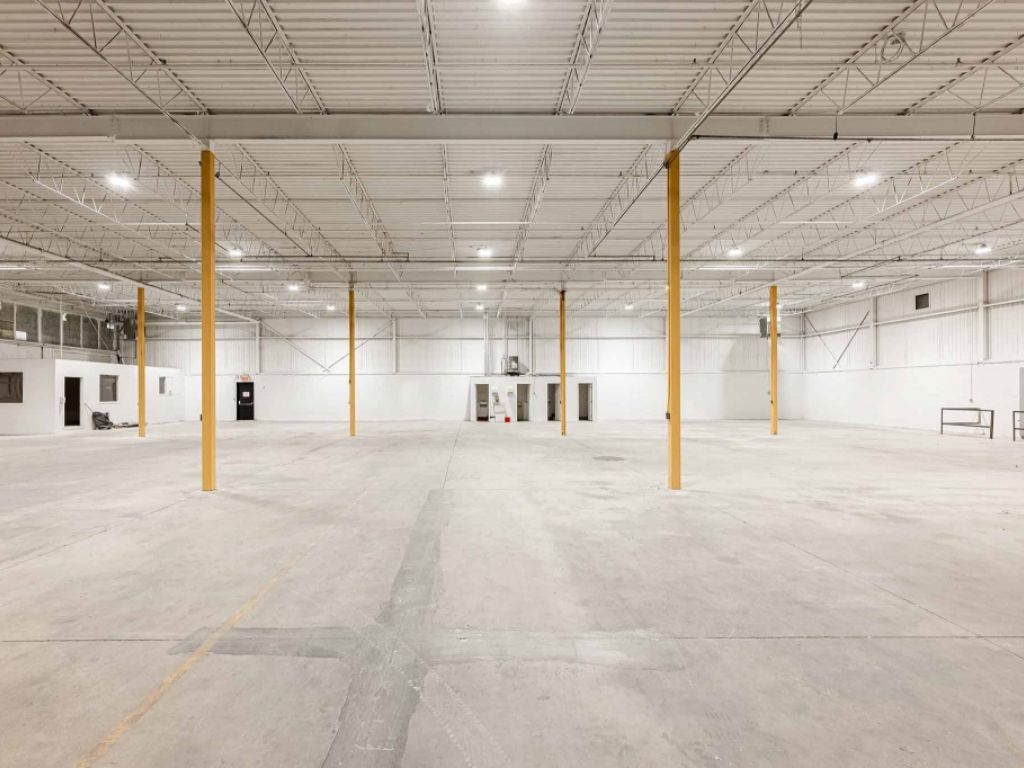 Industrial space for rent in Montreal 