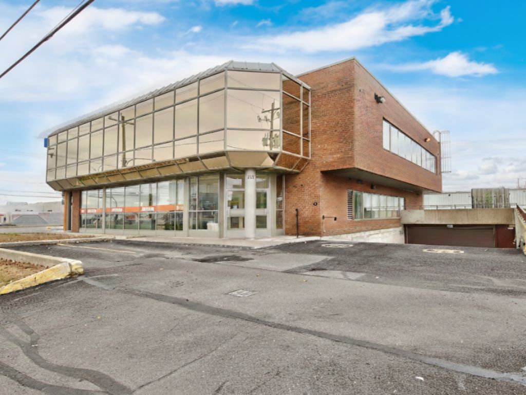 Professional and Commercial Office Space for Lease in Brossard