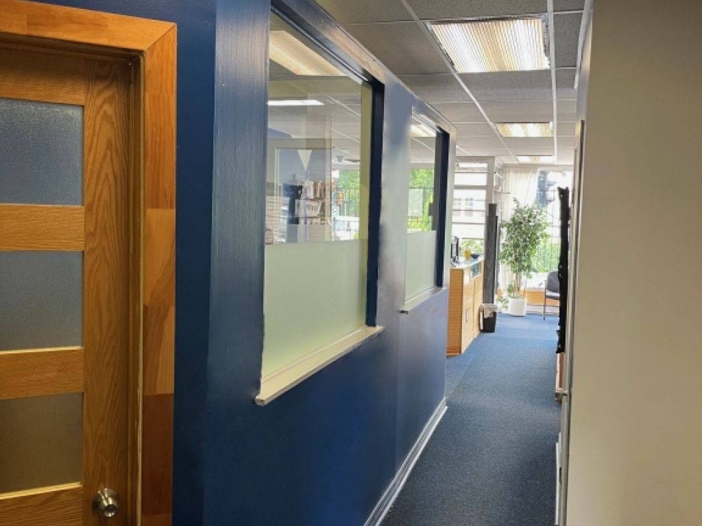 Commercial space on Lajeunesse street ideal for shops and businesses seeking  presence and visibility.