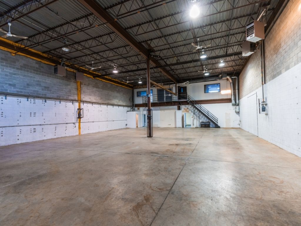 Industrial Space for Lease � LaSalle, Montreal