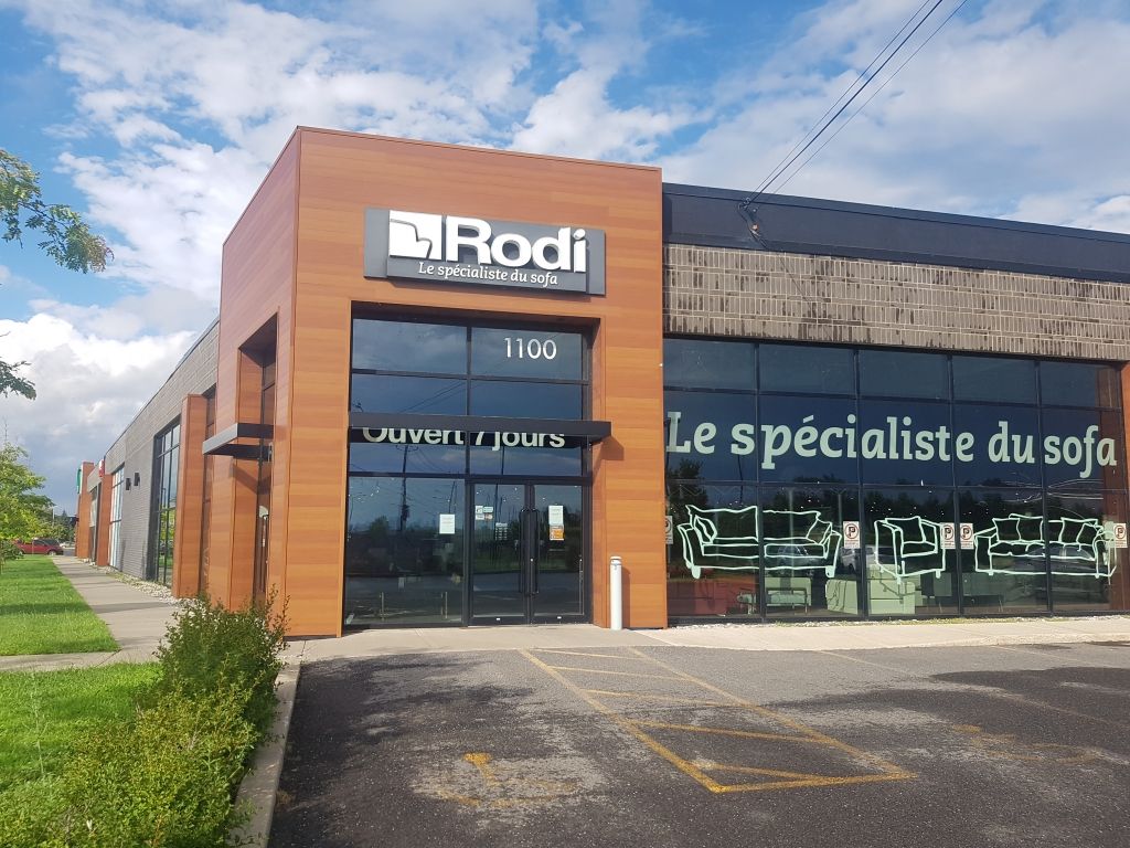  Commercial, industrial and office space in Longueuil