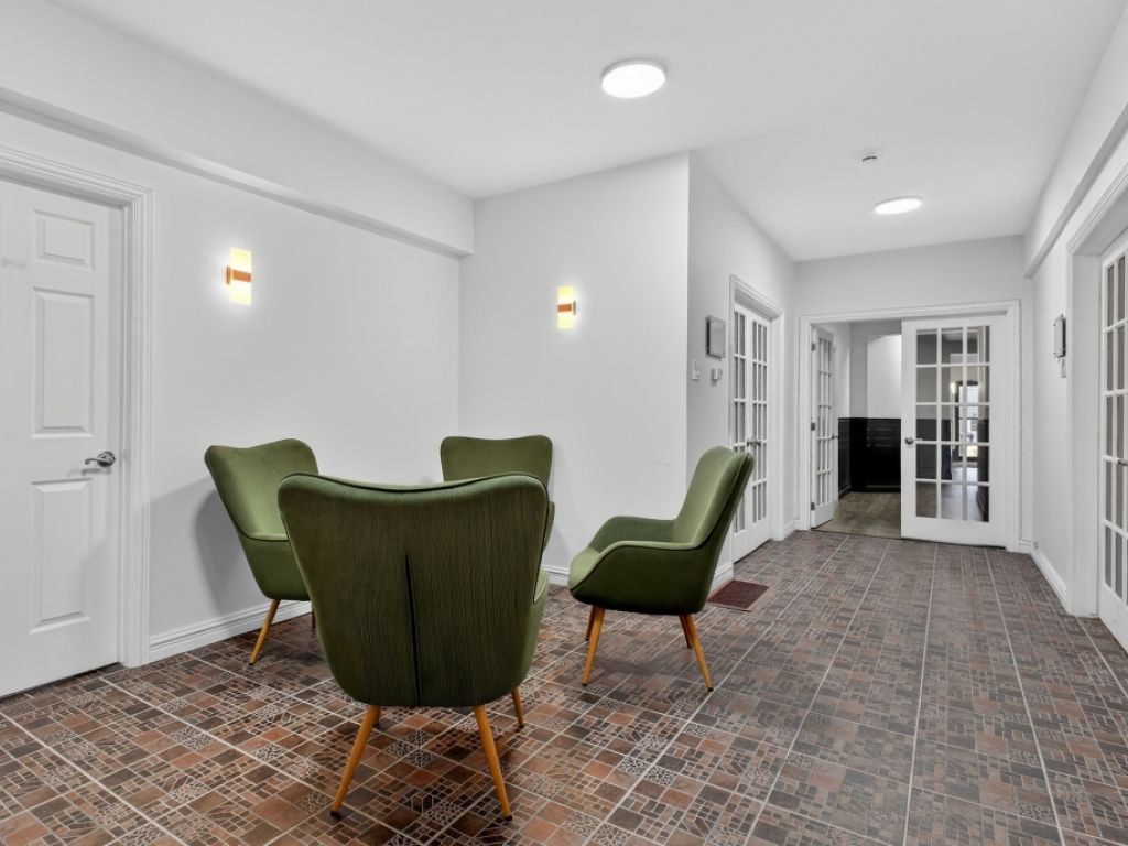 Immeuble commercial et bureaux  vendre