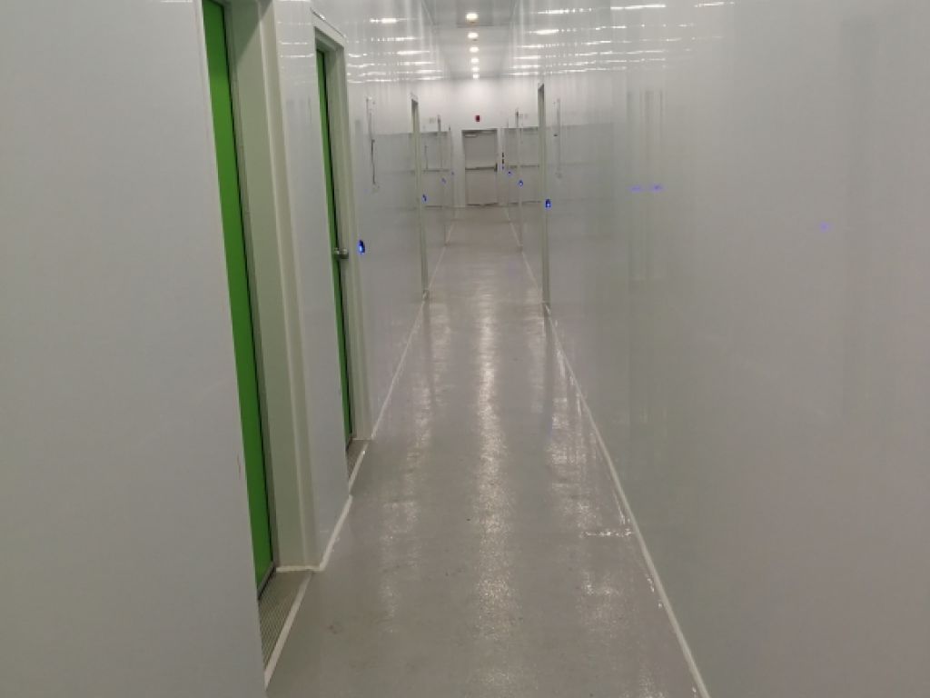 Industrial space 300 sq ft + Parking available