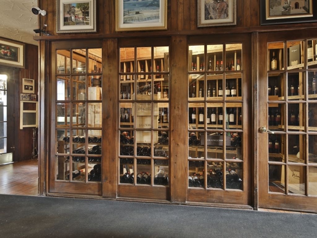 Restaurant avec salle de rception  vendre