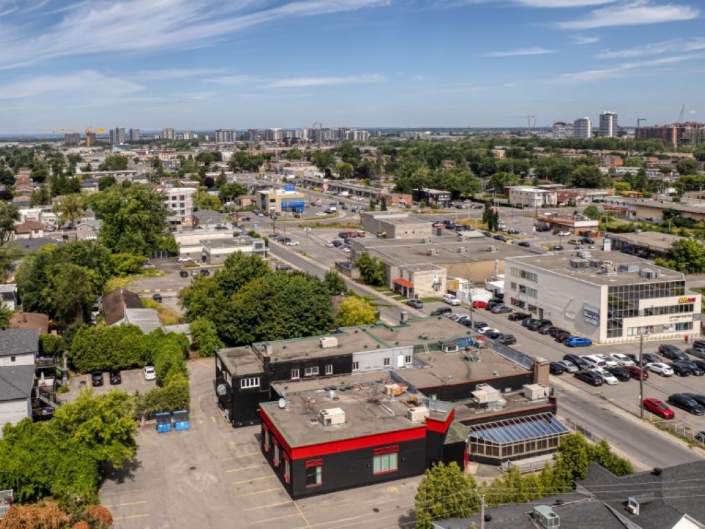 COMMERCIAL SPACE FOR RENT � LAVAL