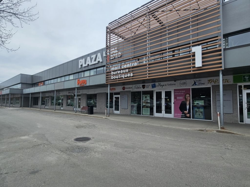 PLAZA LAVAL - STE-FOY -888pc
