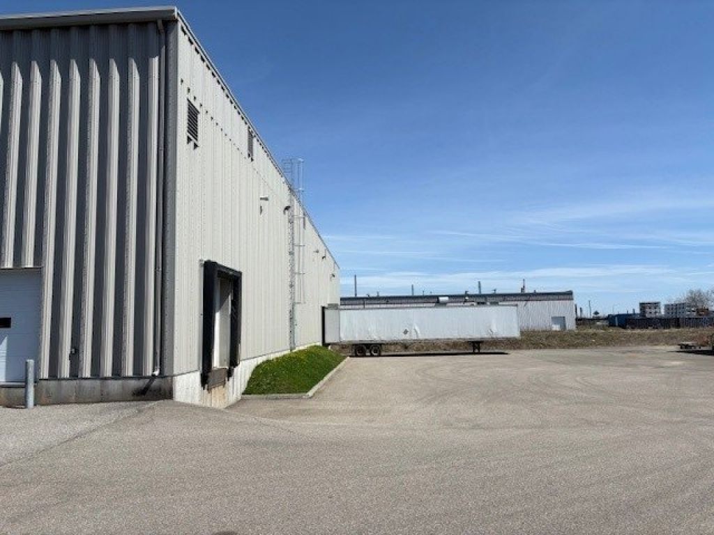 Bureau, showroom et entrep�t