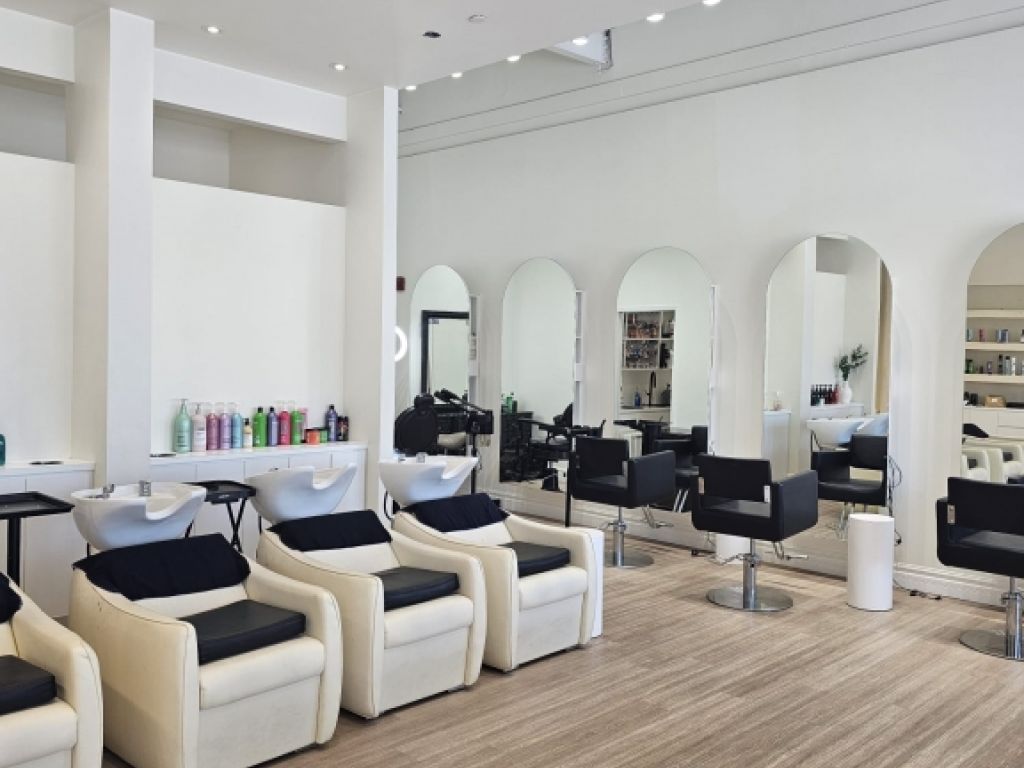 ✨ Space for Rent  Salon XN ✨
