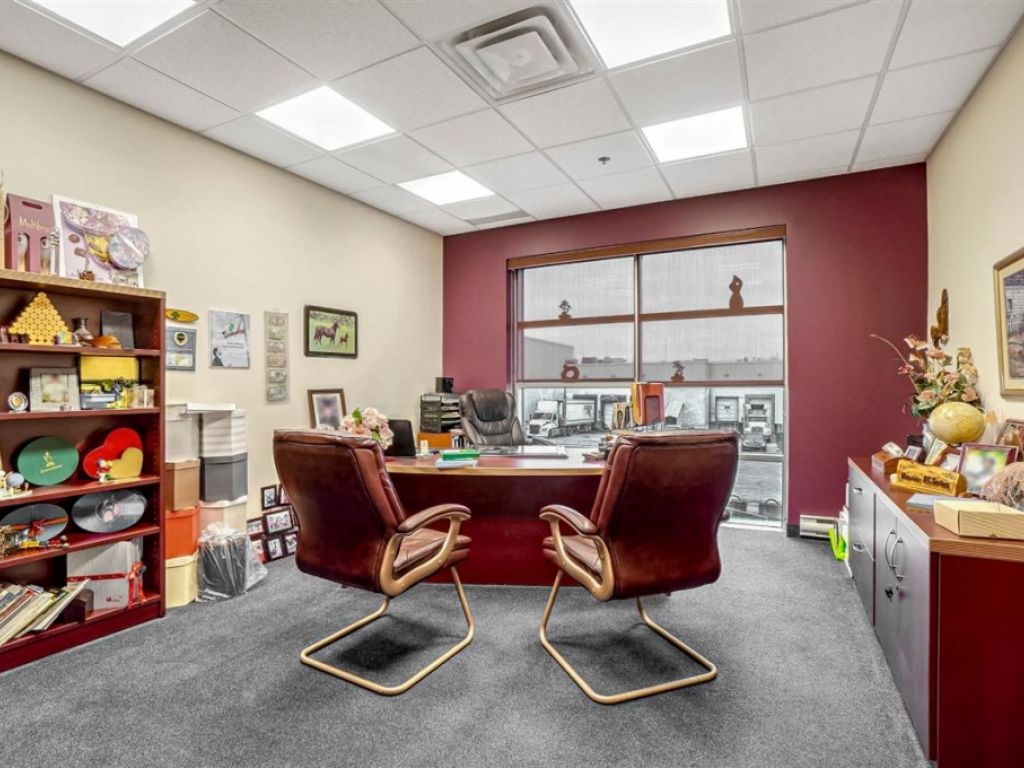 Industrial building for sale