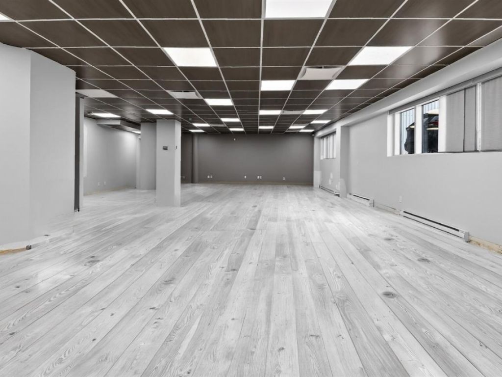 Office for lease Laval