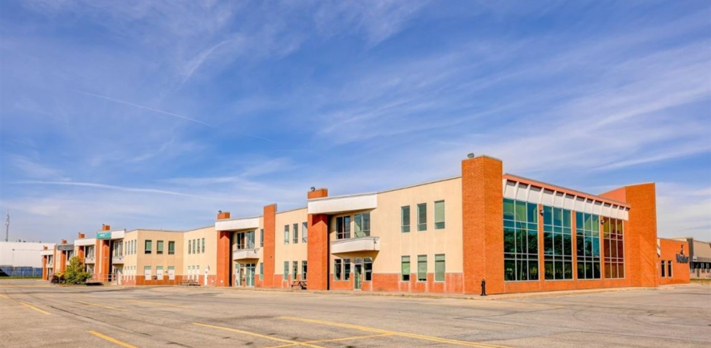 Industrial space for lease - 1471 Rue Berlier - For Rent