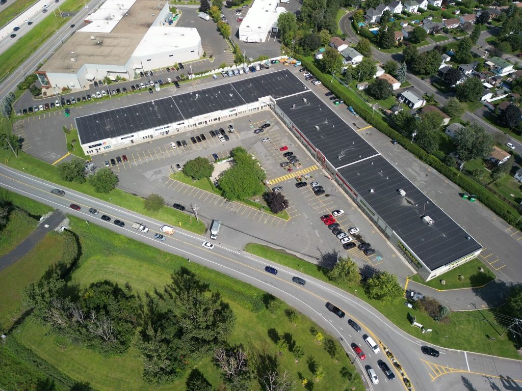 Local commercial 3 000 pi� � louer, Sainte-Julie, 5 995 $