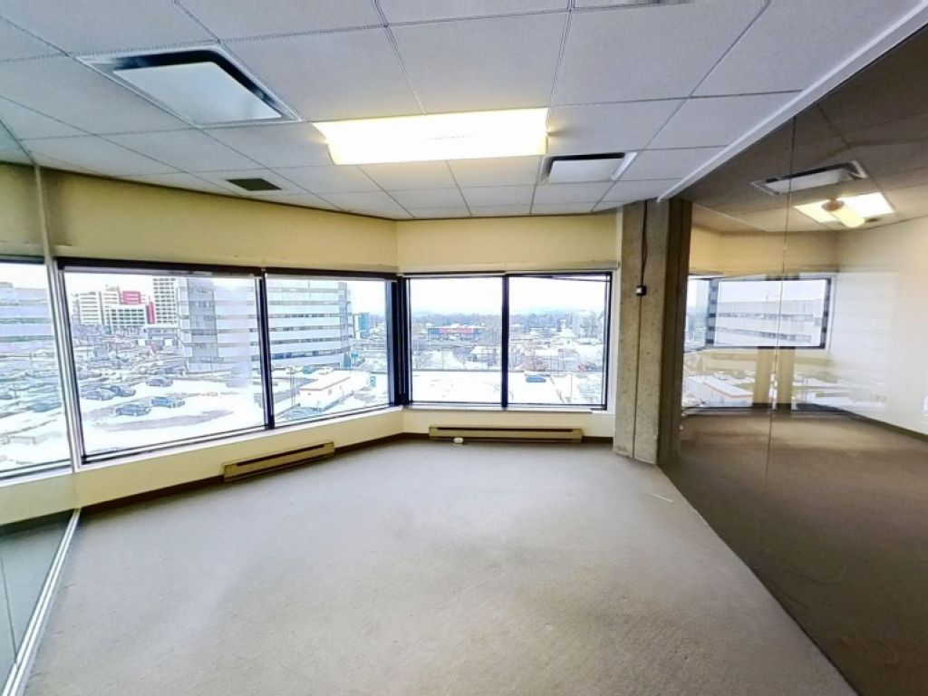 Espace de bureaux moderne  Place Iberville II