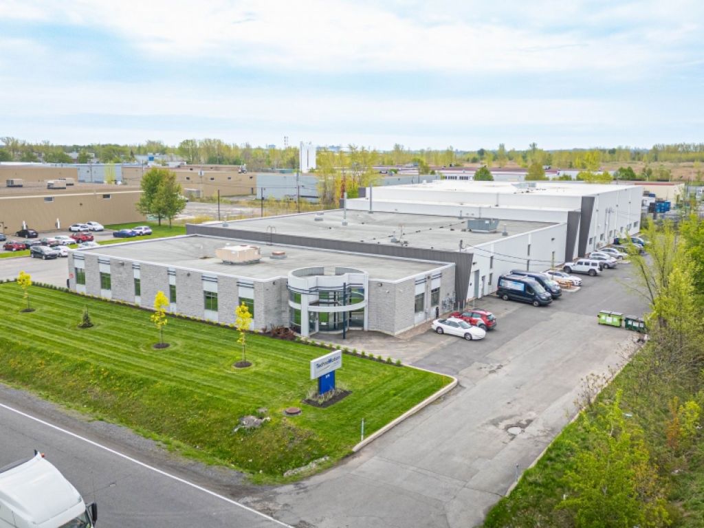 6,500 to 15,500 sqft for rent industrial building in Candiac