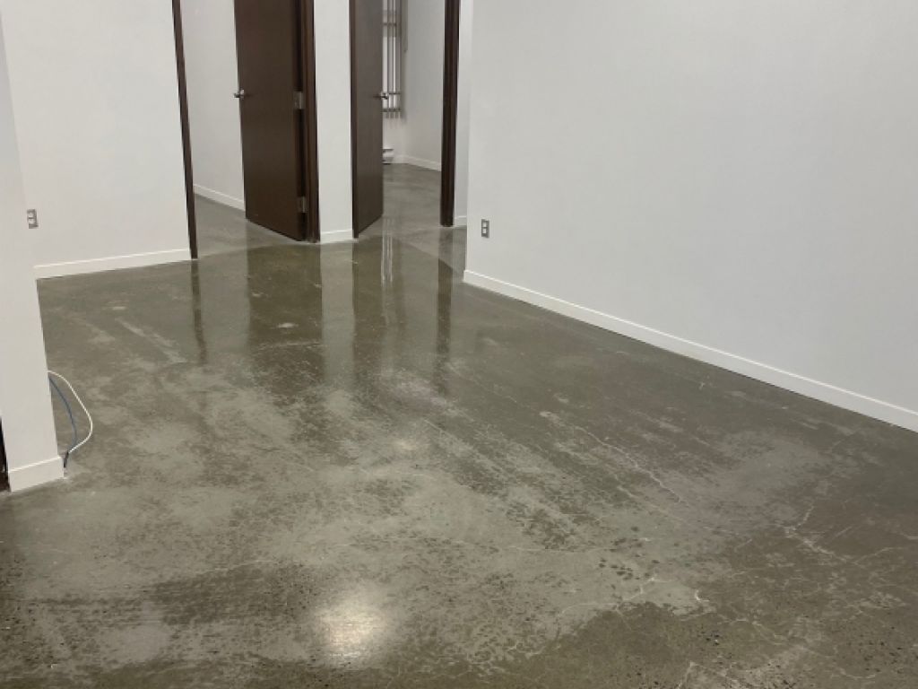 Bureaux r�nov�s 1198 p.c. � louer dans Mtl-Nord!