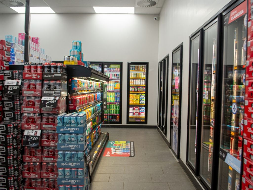 For sale - Formule-1 Convenience Store