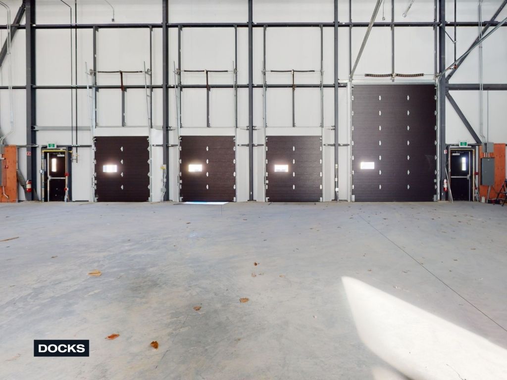 FROM 6765 S.Q.FT INDUSTRIAL SPACES FOR RENT - Saint-Jrme